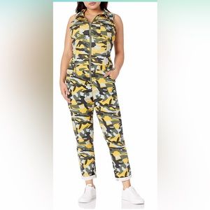 V.I.P. JEANS, Color is Millitant Camo, Size 24Plus,Runs Small fits like 18Plus